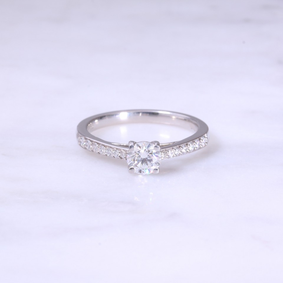 Round Brilliant Diamond 4 Claw Engagement Ring