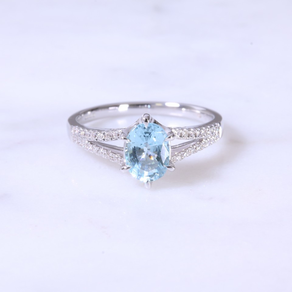 Oval Aquamarine & Split Diamond Set Shank Ring