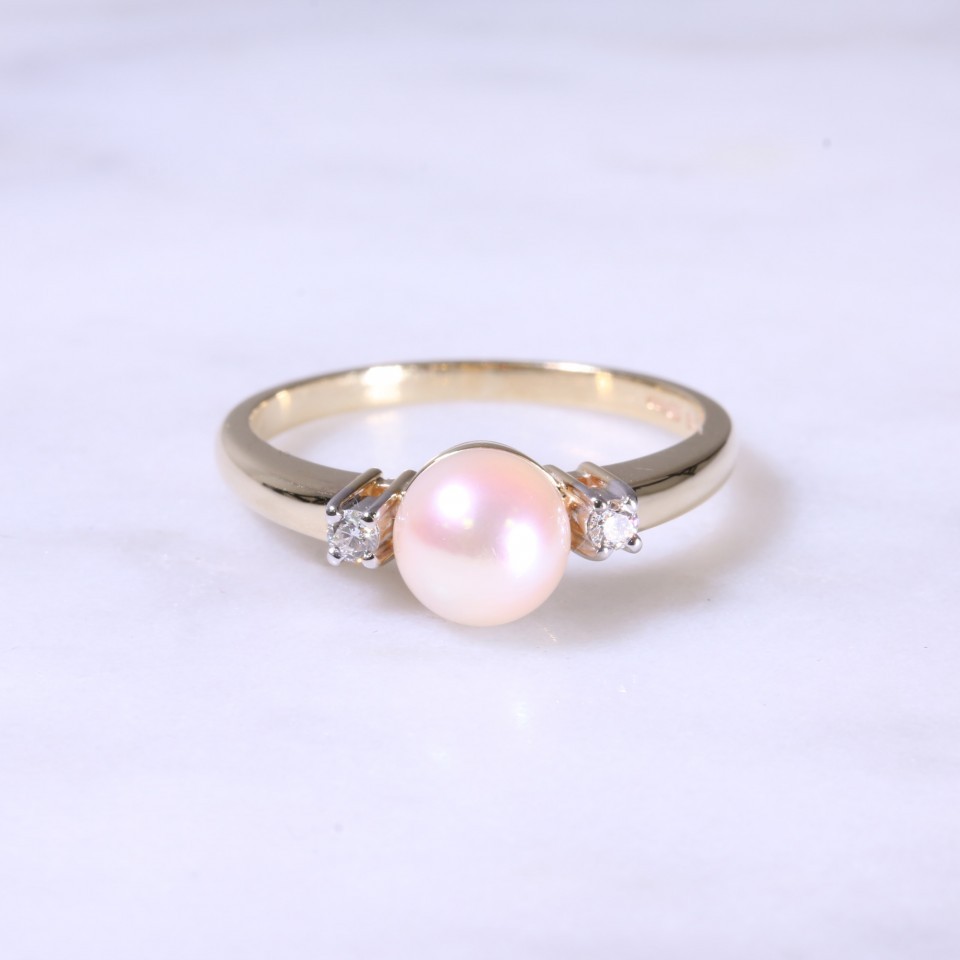 Cultured Pearl & Diamond 3 Stone Ring
