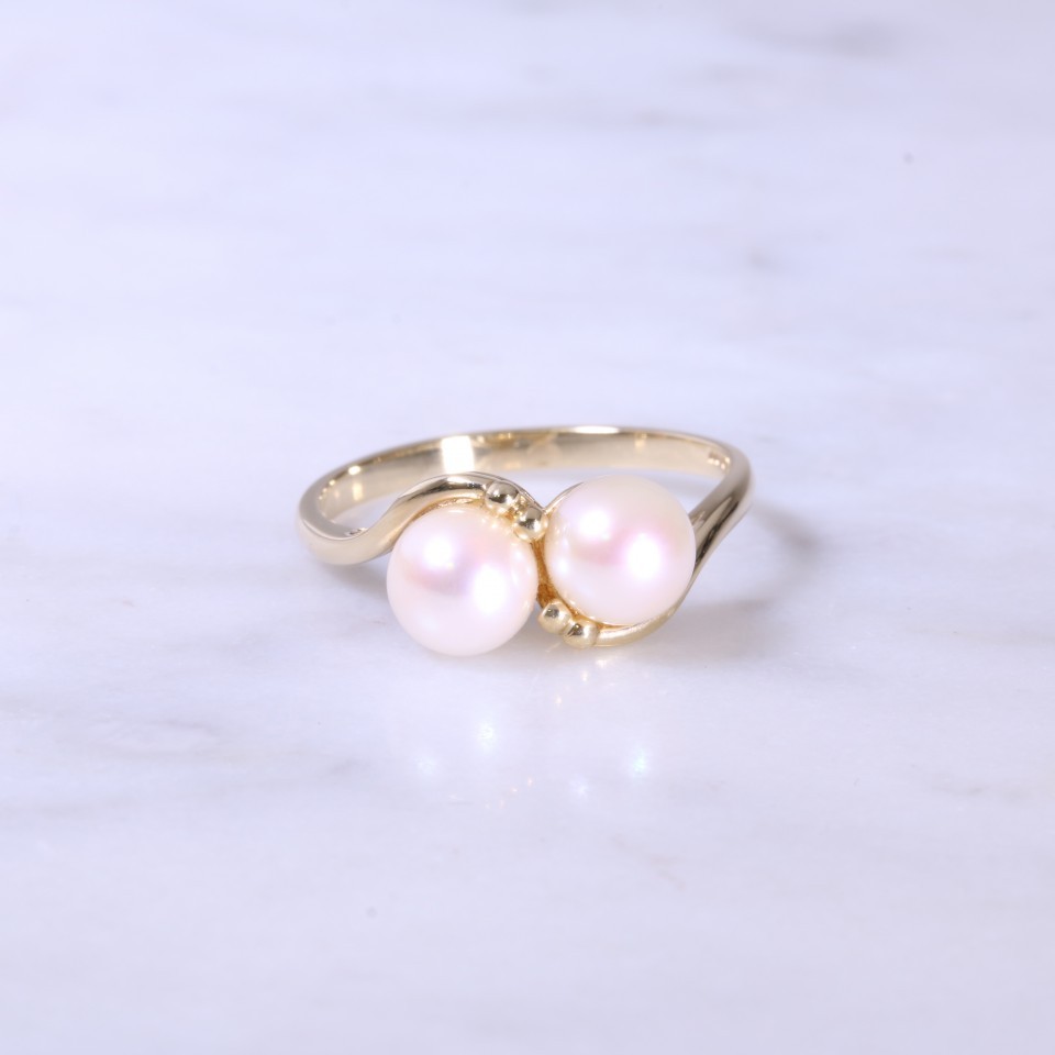 Double Cultured Pearl Cross-Over Ring