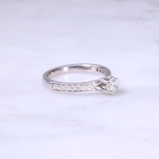 Round Brilliant Diamond 6 Claw Engagement Ring