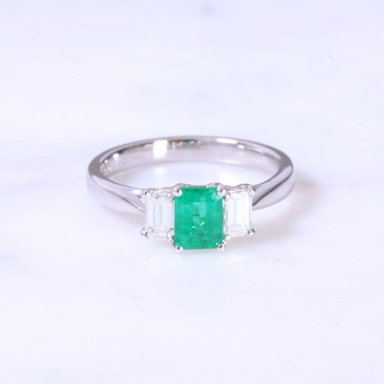 Emerald & Diamond 3 stone ring