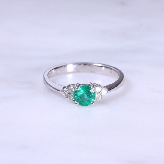 Emerald & Trefoil Diamond Ring
