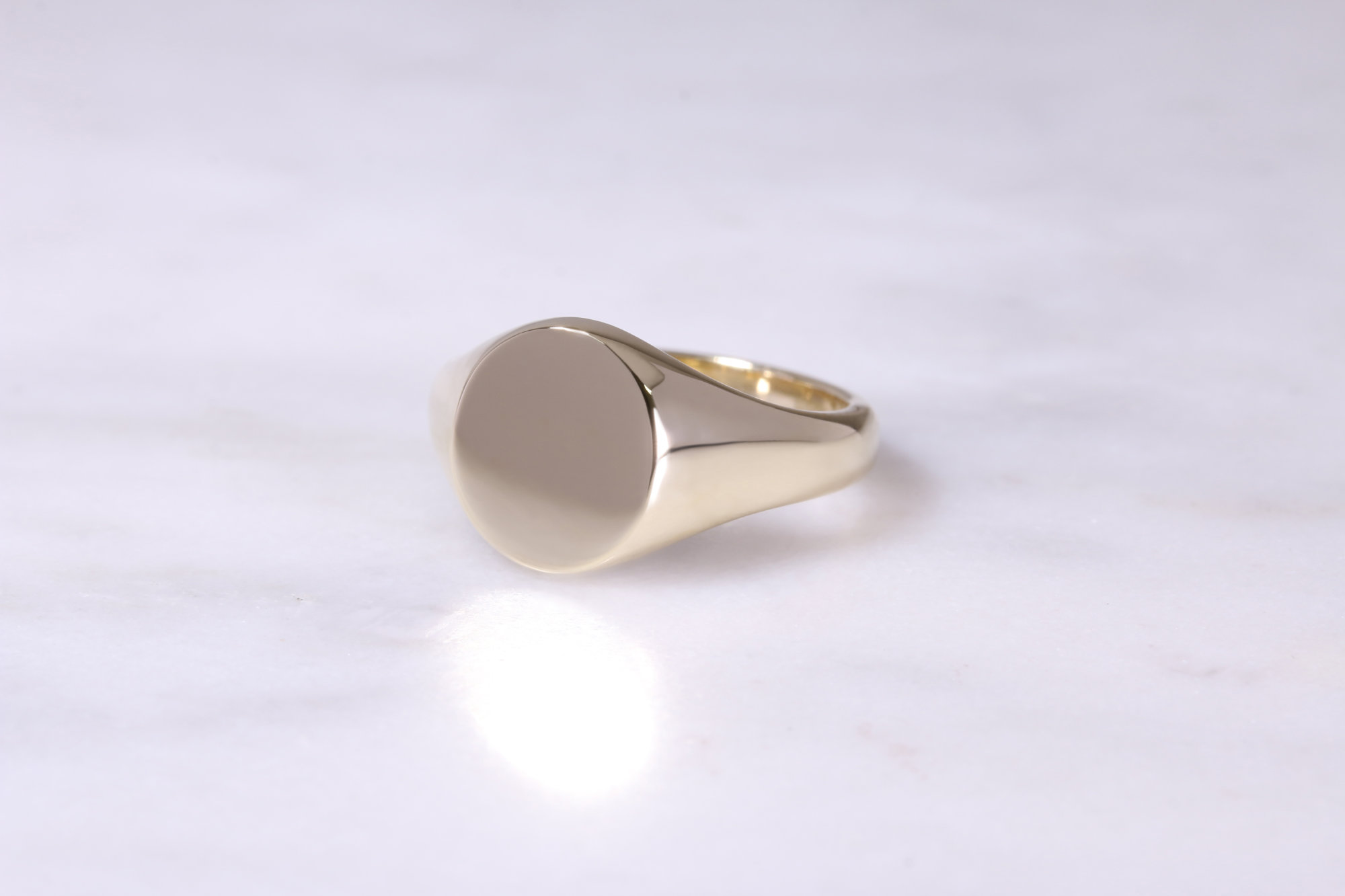 Ladies Signet Ring 9ct Yellow Gold Oval Shape