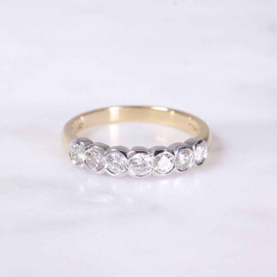 Round Brilliant Diamond 7 Stone Bezel Set Ring