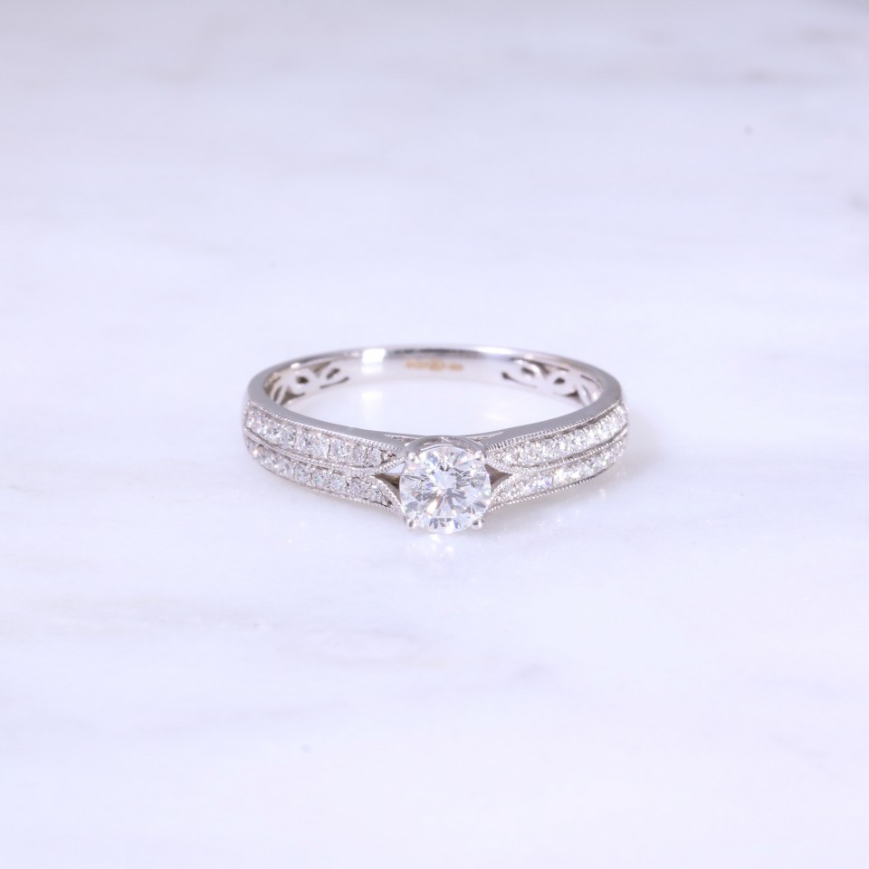 Round Brilliant & 2 Row Diamond Shoulder Engagement Ring