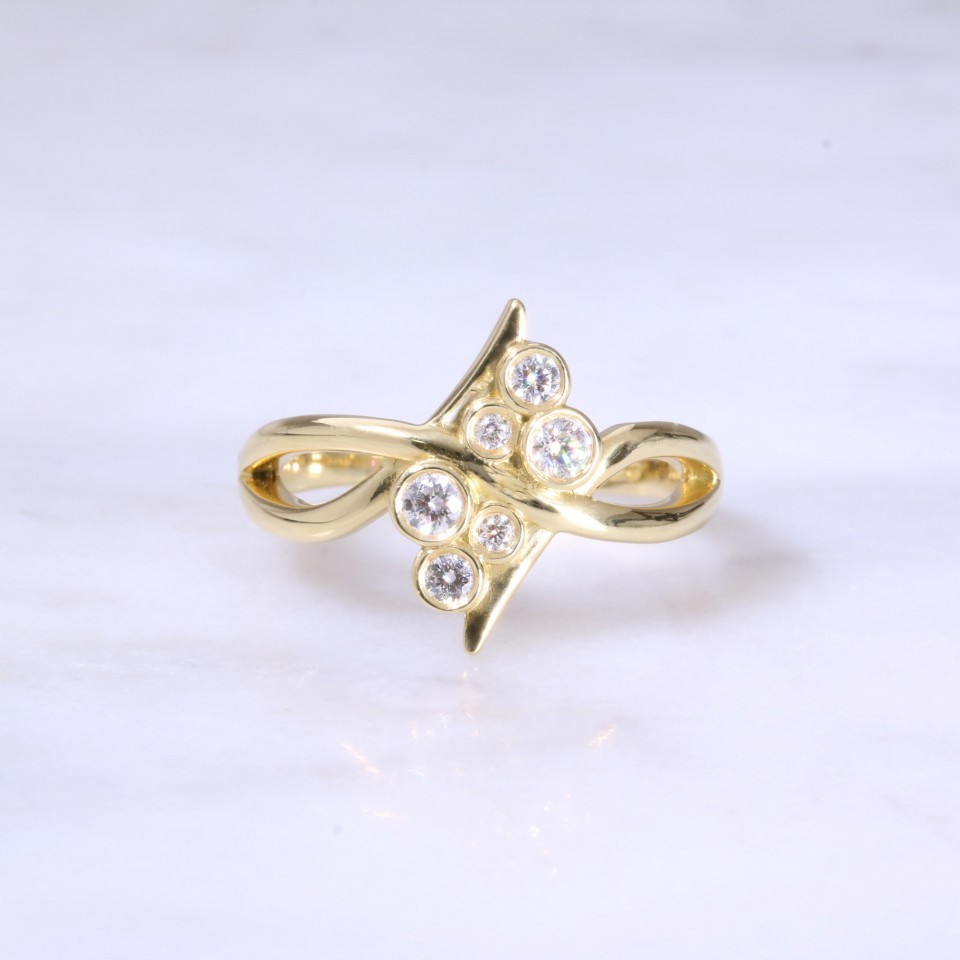 Fancy Round Diamond Set Cross-Over Ring