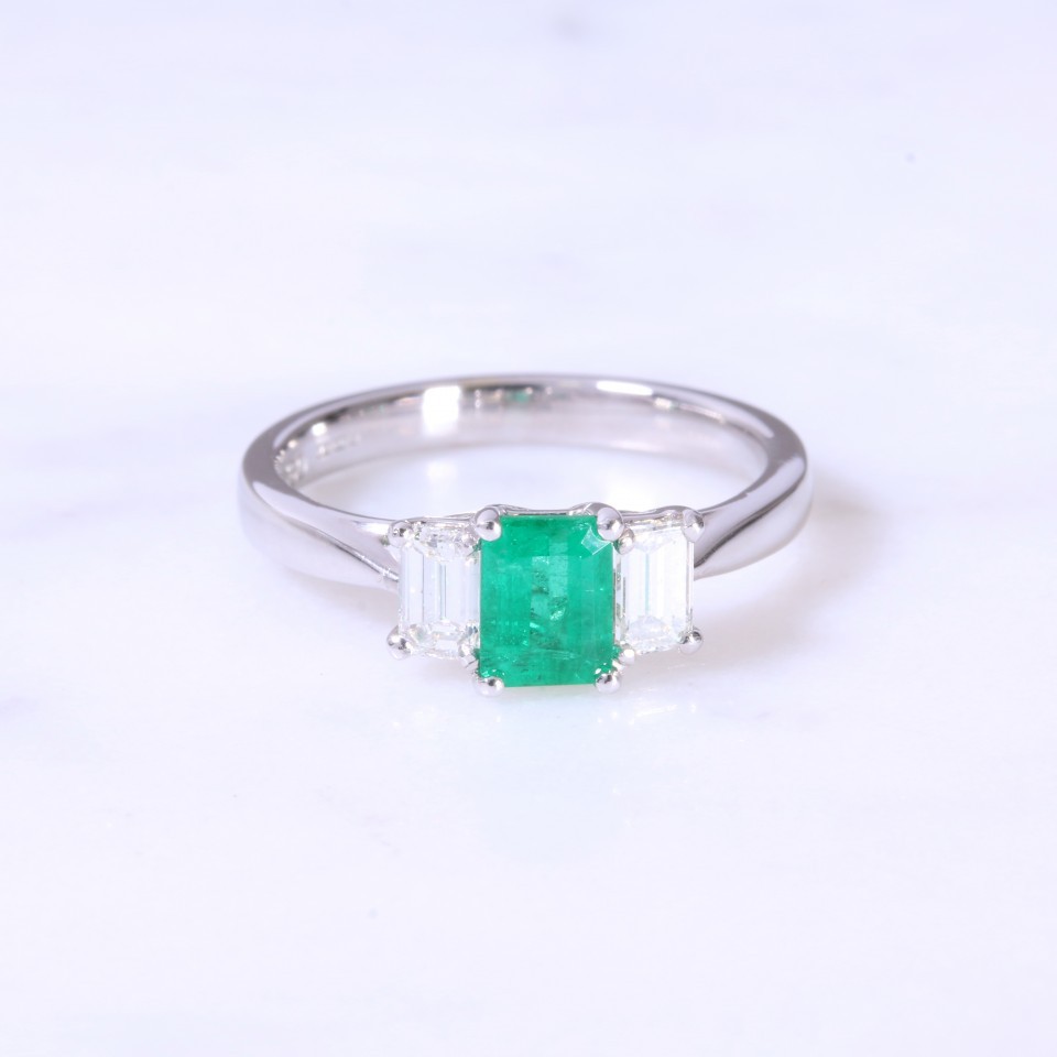 Emerald & Diamond 3 stone ring