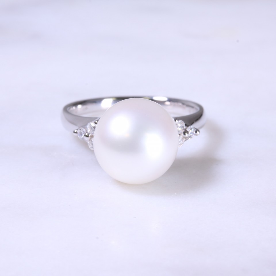 South Sea Pearl & Diamond Ring