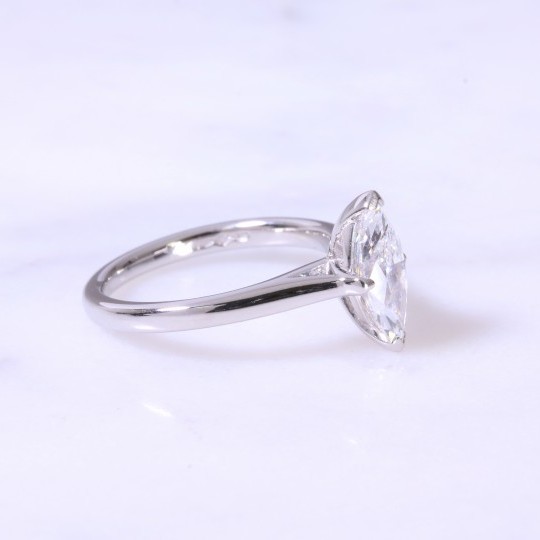 Secondhand Marquise diamond solitaire engagament ring 1.01ct