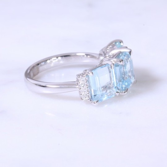 Large Square Aquamarine & diamond 3 stone ring
