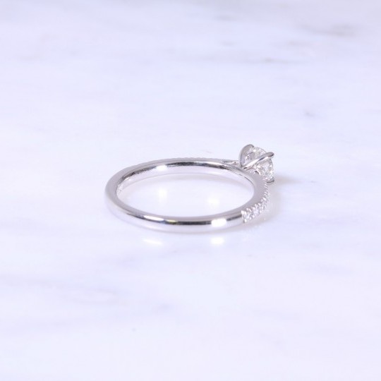 Round Brilliant Solitaire Engagement Ring Diamond Shoulders