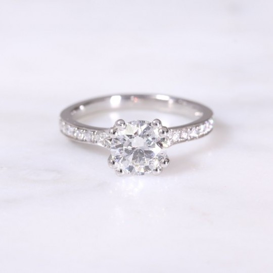 Round Brilliant Diamond Double Claw Ring