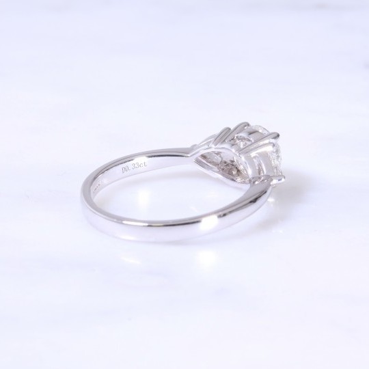 Round Brilliant & Trilliant Diamond 3 Stone Ring