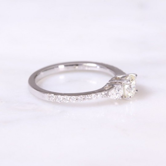 Round Brilliant & Pear Diamond 3 Stone Ring