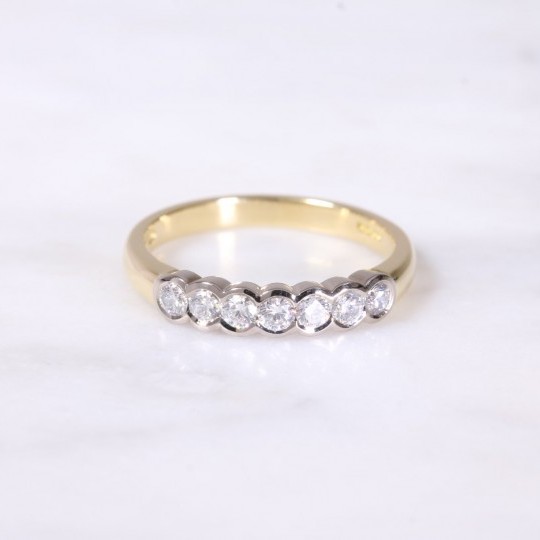 Round Brilliant Diamond 7 Stone Bezel Set Ring