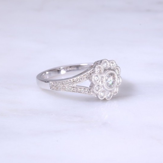 Round Brilliant Diamond Milgrain Cluster Ring