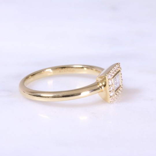 Horizonal Baguette Cut Diamond Halo Ring