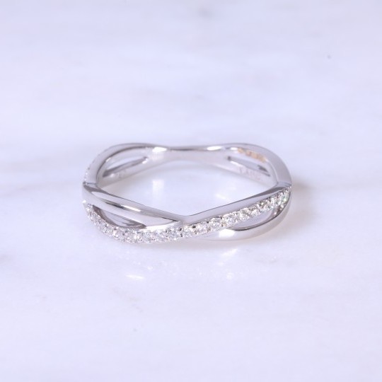 Intertwined diamond set eternity ring 0.20ctw