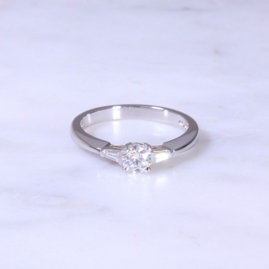 Round Brilliant & Baguette Diamond Engagement Ring