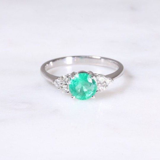 Emerald & Trefoil Diamond ring