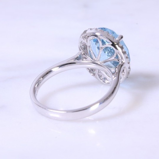 Oval Aquamarine & Diamond Halo ring