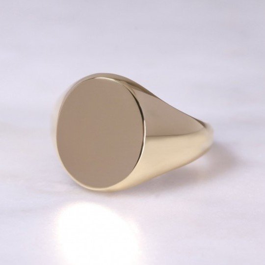 18ct Yellow Gold Oval Signet Ring - X-Large