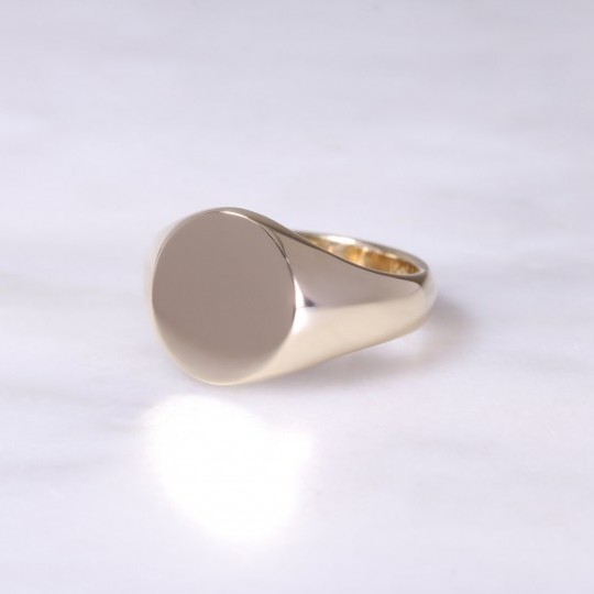 Ladies 9ct Oval Signet Ring Medium