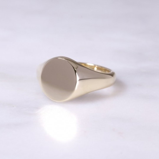 Ladies 9ct Oval Signet Ring Small