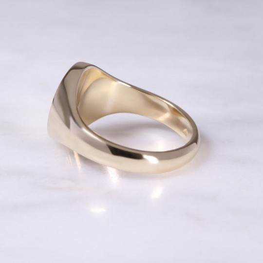 9ct Yellow Gold Oval Signet Ring Medium