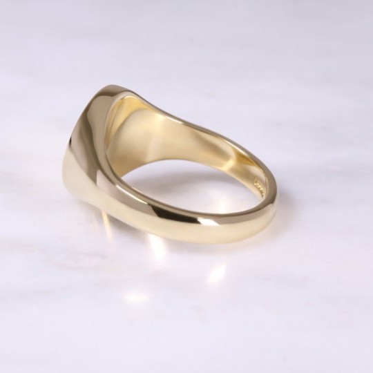 18ct Yellow Gold Oval Signet Ring Medium