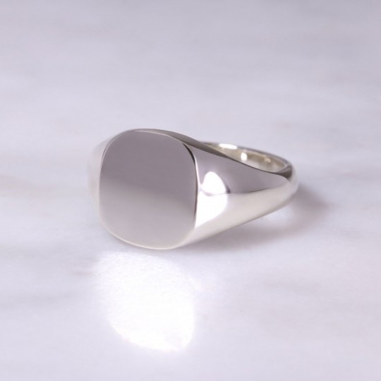 9ct White Gold Cushion Signet Ring - Medium