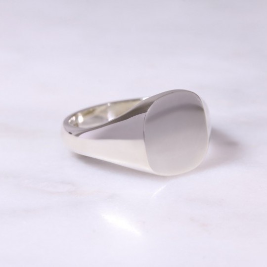 9ct White Gold Cushion Signet Ring Medium