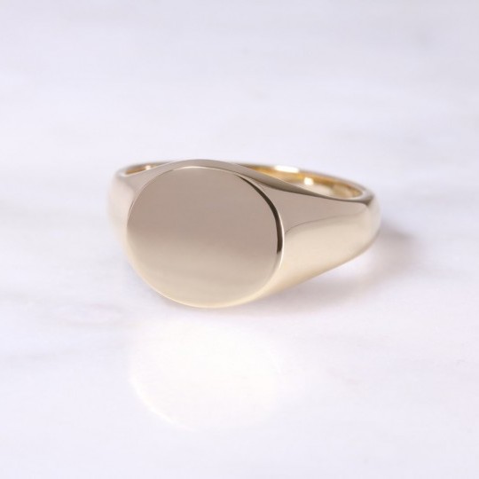 9ct yellow Gold Horizontal Oval Signet Ring