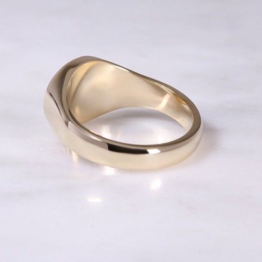 9ct yellow Gold Horizontal Oval Signet Ring