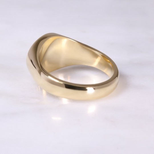 18ct Horizontal Oval Signet Ring