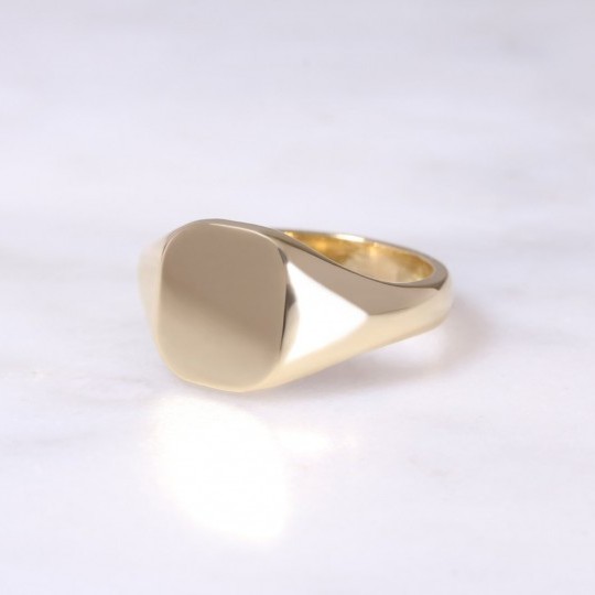 Ladies 18ct Cushion Signet Ring Small