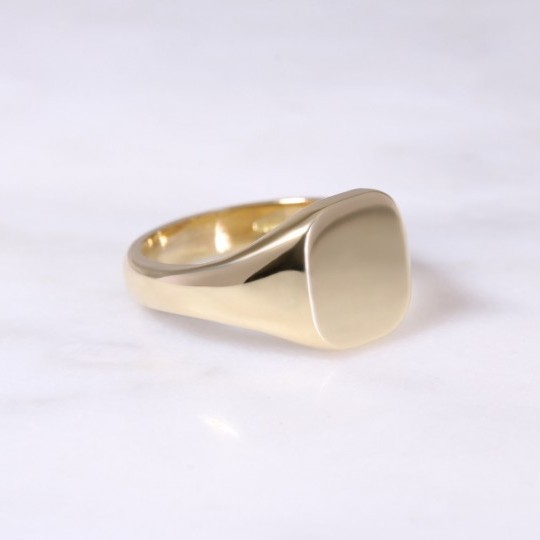 Ladies 18ct Cushion Signet Ring Small