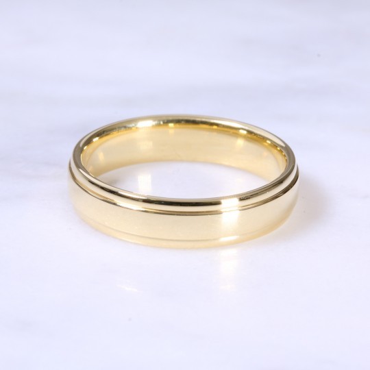 18ct 5mm Ridge & Channel Wedding Band