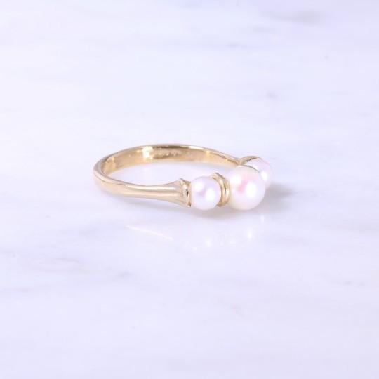 Cultured pearl 3 stone bar set ring
