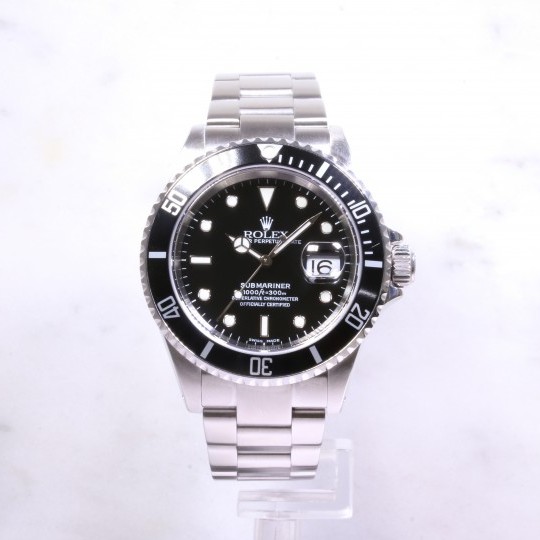 Rolex Submariner Date 40mm 16610