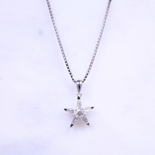 Round Brilliant & Baguette Diamond Star Necklace