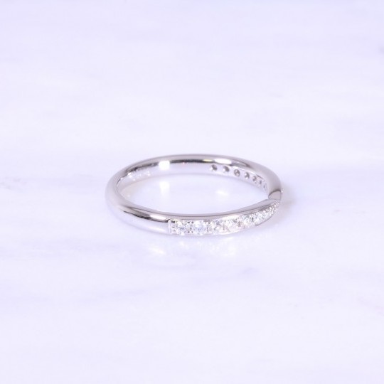 Graduated Centre Design Eternity Ring