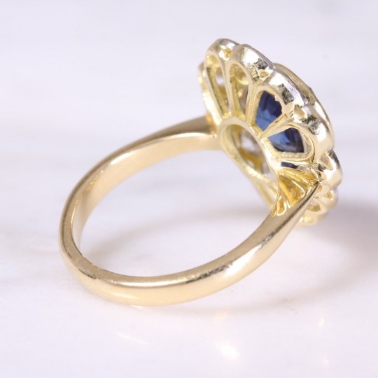 Secondhand Sapphire & Diamond Cluster Ring