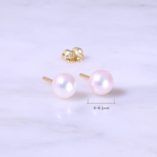 The Finest Akoya Pearl Earstuds