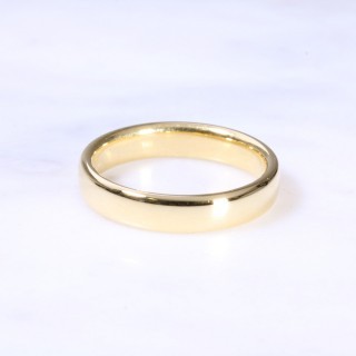 18ct 4mm Court Wedding Ring